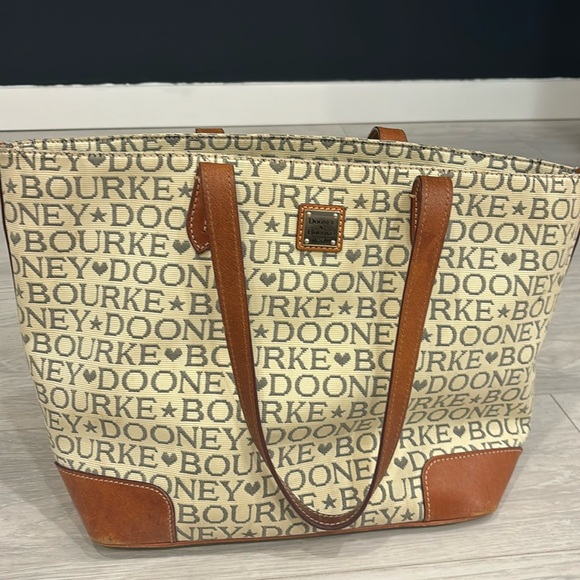 Dooney & Bourke Handbags - Dooney & Bourke vintage tote bag monogrammed